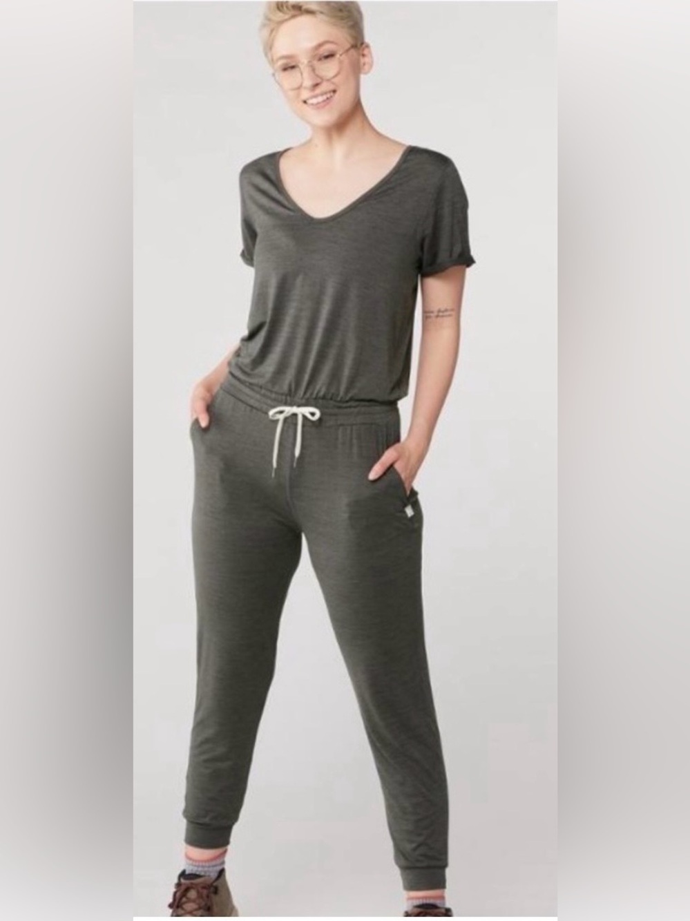 Vuori All Day Jumpsuit, size S